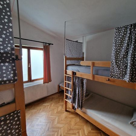 Pirate Backpackers Hostel อุลซิน ภายนอก รูปภาพ
