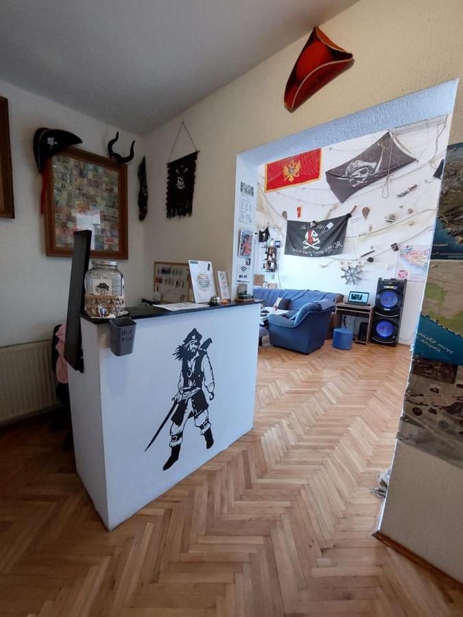 Pirate Backpackers Hostel อุลซิน ภายนอก รูปภาพ