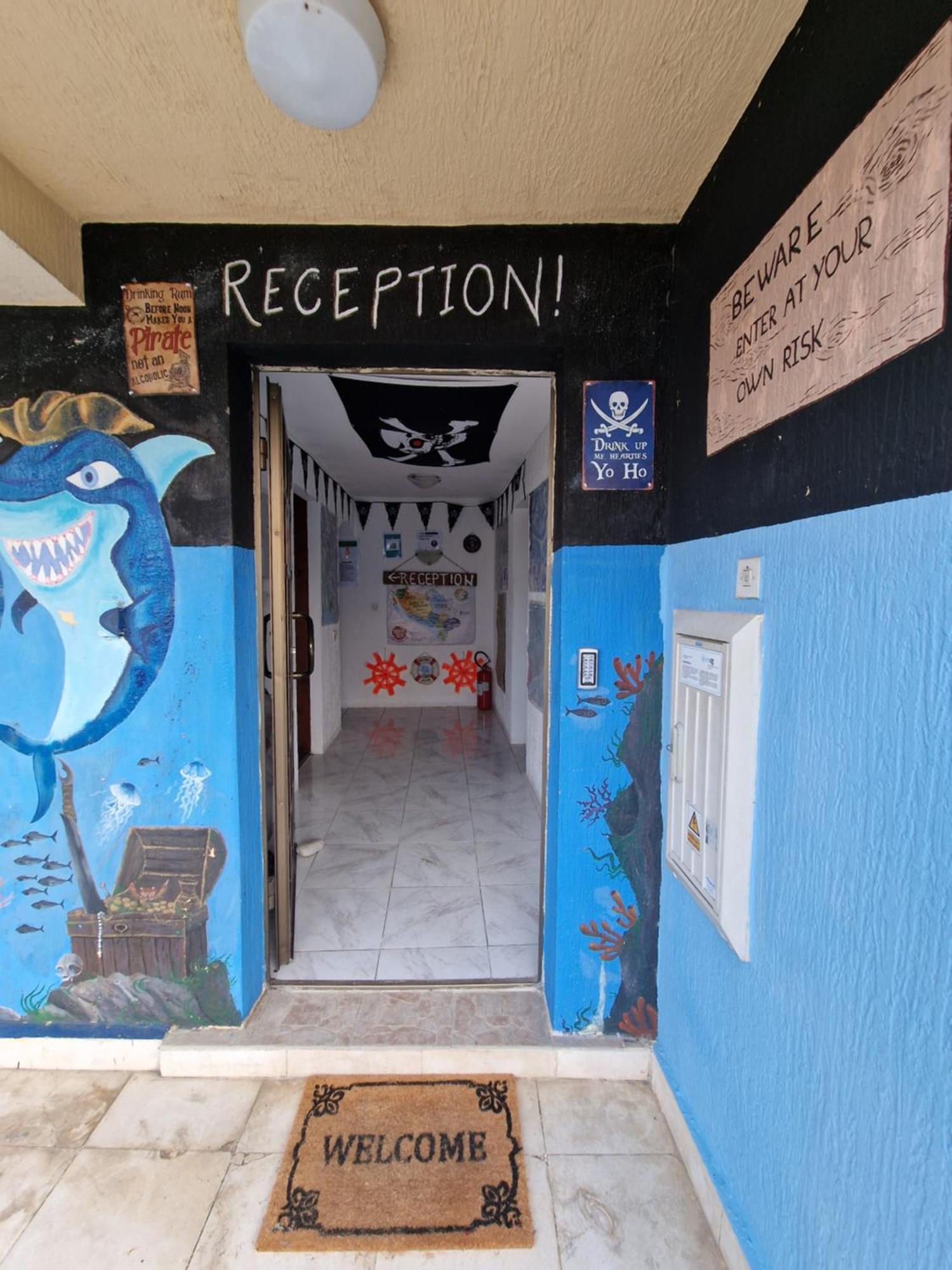 Pirate Backpackers Hostel อุลซิน ภายนอก รูปภาพ
