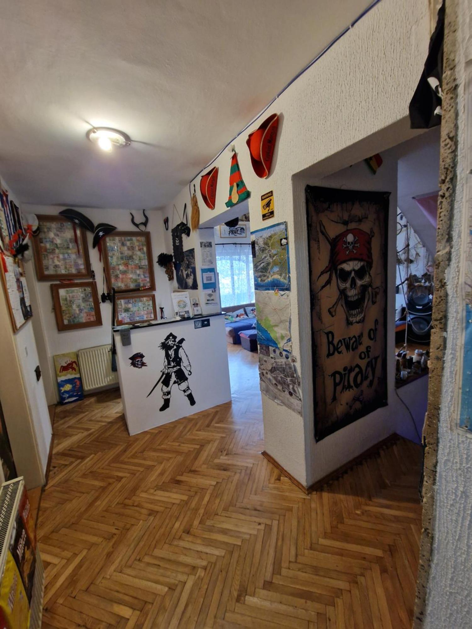 Pirate Backpackers Hostel อุลซิน ภายนอก รูปภาพ